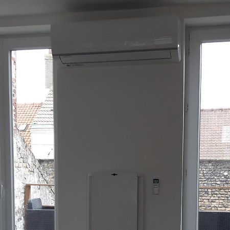 Le Petit Chez Soi Lägenhet Calais Exteriör bild