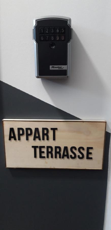 Le Petit Chez Soi Lägenhet Calais Exteriör bild
