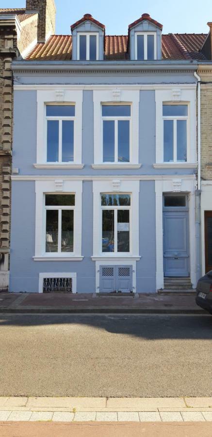 Le Petit Chez Soi Lägenhet Calais Exteriör bild