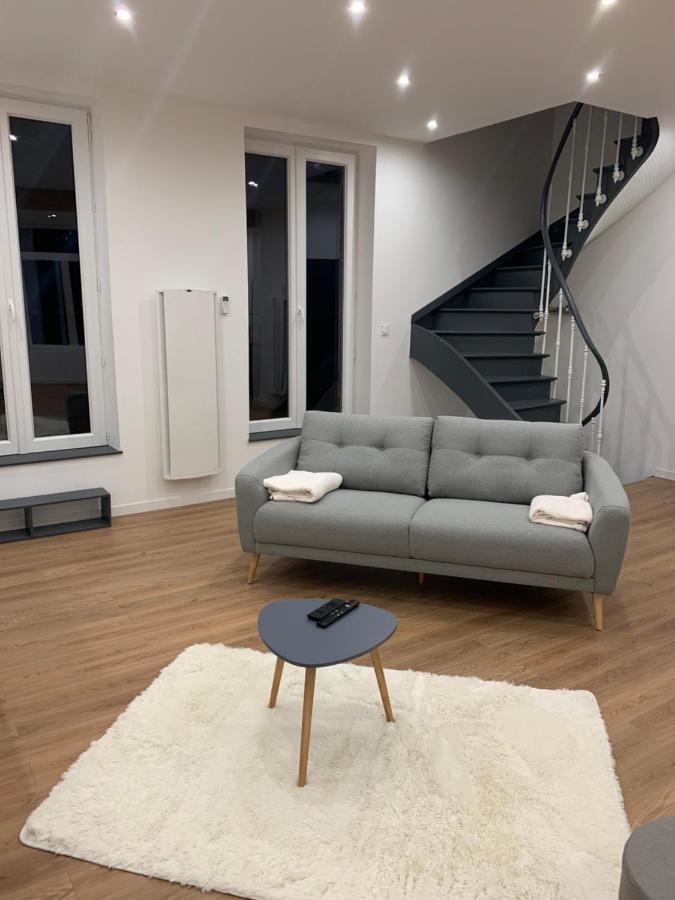 Le Petit Chez Soi Lägenhet Calais Exteriör bild