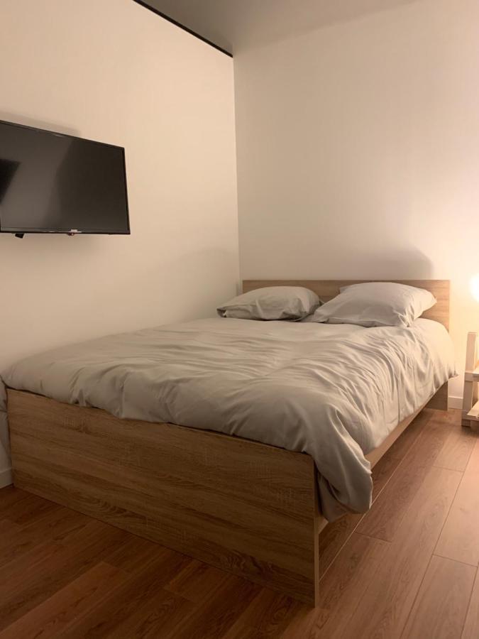 Le Petit Chez Soi Lägenhet Calais Exteriör bild